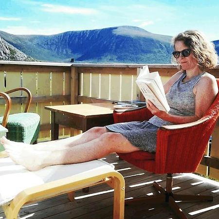 Sjarmerende Hus Med Orkesterplass Til Hav Og Fjell Stave Exterior foto