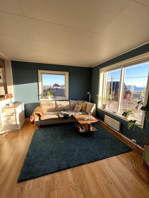 Sjarmerende Hus Med Orkesterplass Til Hav Og Fjell Stave Exterior foto