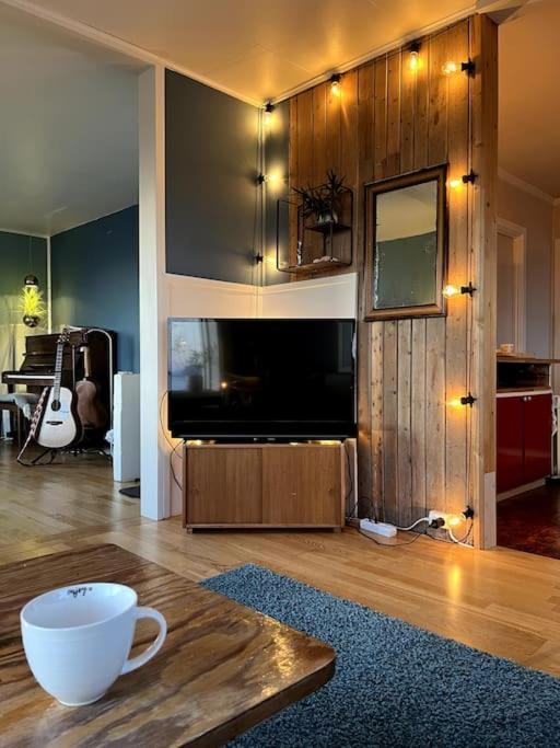 Sjarmerende Hus Med Orkesterplass Til Hav Og Fjell Stave Exterior foto
