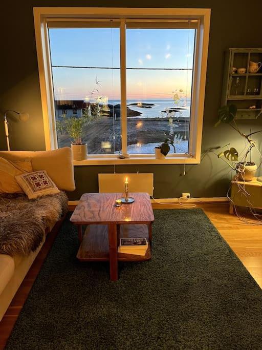 Sjarmerende Hus Med Orkesterplass Til Hav Og Fjell Stave Exterior foto