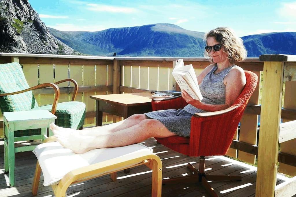 Sjarmerende Hus Med Orkesterplass Til Hav Og Fjell Stave Exterior foto